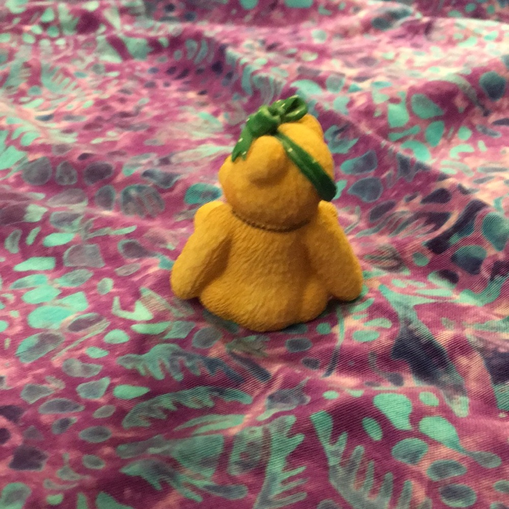 Cherished Teddies May Birthstone Figurine - Picture 2 of 3